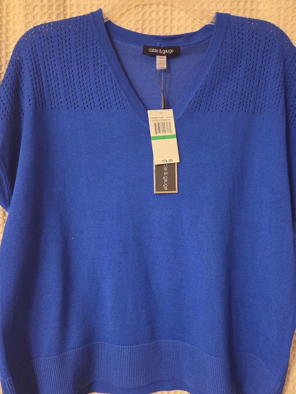 Cable & Gauge Angelfish Blue V-Neck Sweater — Size L — NWT